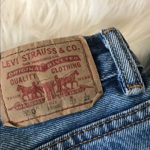 ⚠️SOLD⚠️Vintage Levi’s Jeans - Picture 2 of 7